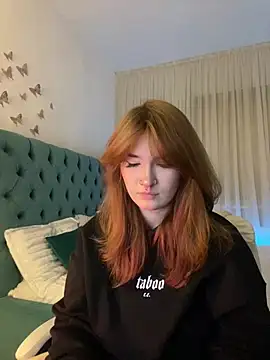  Chlo  e online show from February 12, 9:43 pm