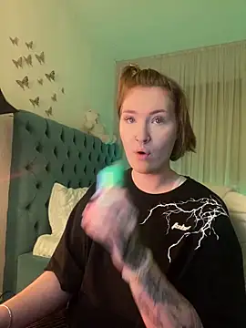  Chlo  e online show from February 21, 10:04 pm