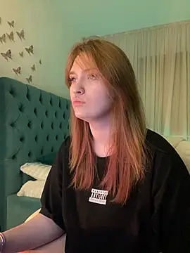  Chlo  e online show from February 28, 11:34 pm