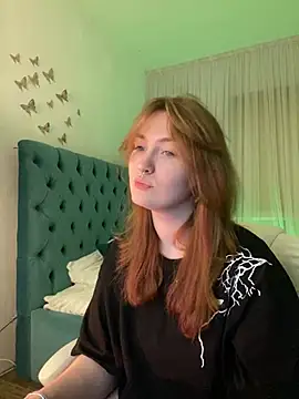  Chlo  e online show from March 6, 10:58 pm