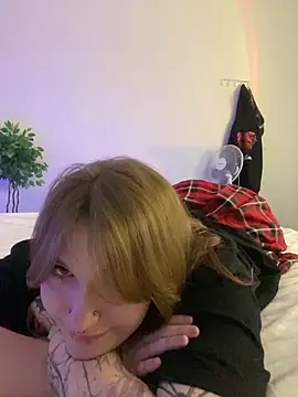  Chlo  e online show from March 8, 5:17 am