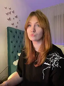  Chlo  e online show from March 9, 11:03 pm