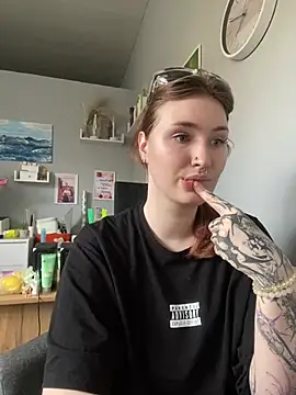  Chlo  e online show from March 13, 5:54 am