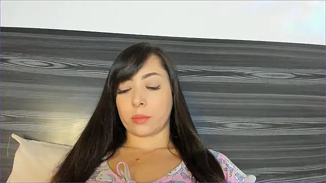 Mila  Paramo online show from January 14, 12:05 am