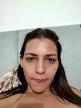 Mia Hampton online show from March 1, 3:21 am