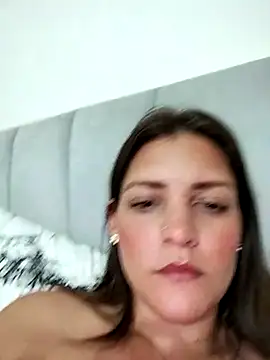 Mia Hampton online show from March 22, 6:00 am