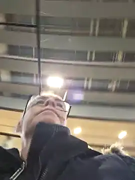 Snapshot of DarrenSullivanSlut chatting on December 2, 11:45 am DarrenSullivanSlut online show from December 2, 11:45 am