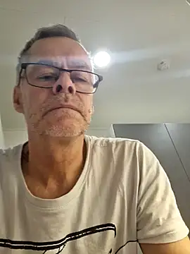 Snapshot of DarrenSullivanSlut chatting on December 12, 7:08 am DarrenSullivanSlut online show from December 12, 7:08 am