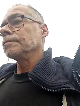 Snapshot of DarrenSullivanSlut chatting on March 3, 8:38 am DarrenSullivanSlut online show from March 3, 8:38 am