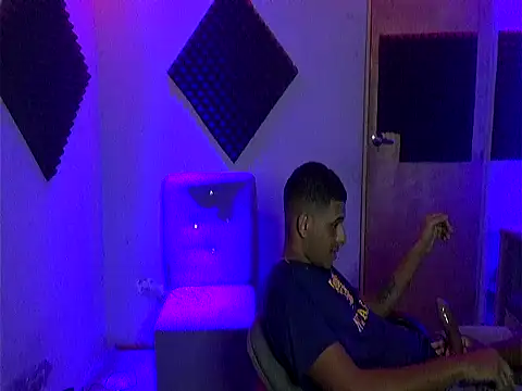 Snapshot of jess2020 chatting on November 22, 1:48 am jess2020 online show from November 22, 1:48 am