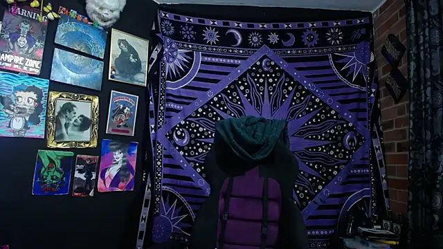 Yourmadame P online show from January 13, 1:44 am