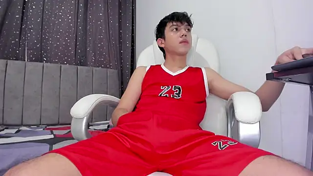 Snapshot of The_skinnyguys chatting on December 19, 9:17 pm The skinnyguys online show from December 19, 9:17 pm