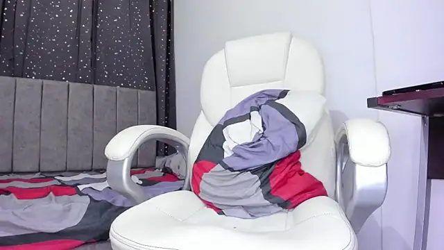 Snapshot of The_skinnyguys chatting on February 3, 11:15 pm The skinnyguys online show from February 3, 11:15 pm