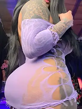 Snapshot of monroe_777 chatting on November 4, 12:10 am monroe 777 online show from November 4, 12:10 am