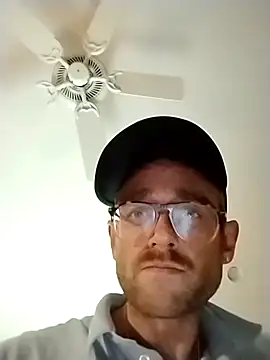 MaxSpadeErotica online show from March 31, 9:15 pm