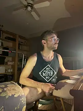MaxSpadeErotica online show from June 17, 4:37 am
