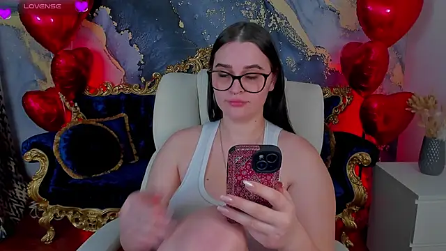 Snapshot of JeysyPotter chatting on February 15, 10:33 am JeysyPotter online show from February 15, 10:33 am