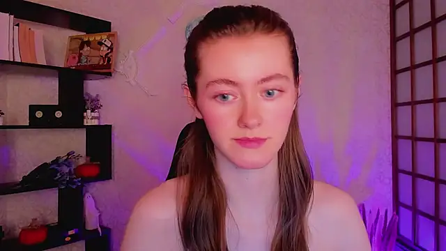 KateCuddle online show from December 18, 5:15 am