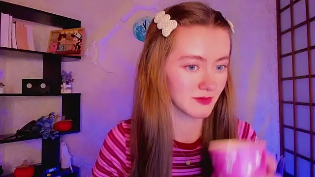 KateCuddle online show from December 23, 4:55 am