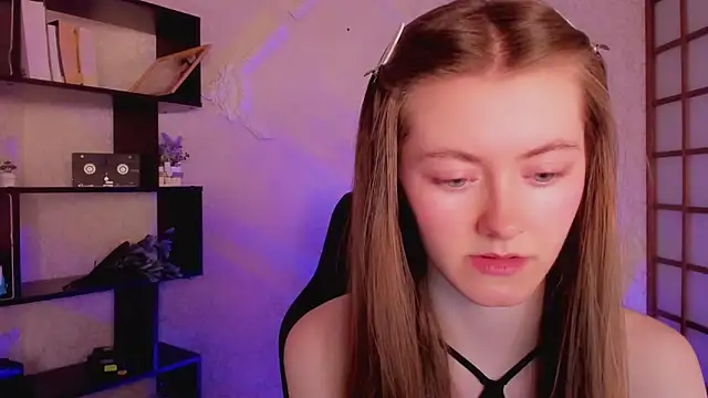 KateCuddle online show from January 17, 2:18 am