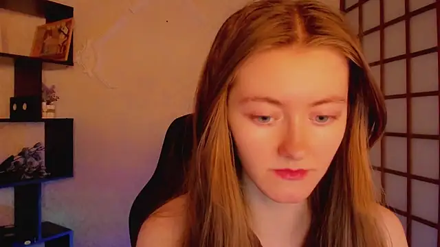 KateCuddle online show from March 4, 2:27 am