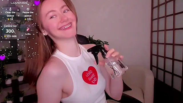 KateCuddle online show from February 3, 2:53 am