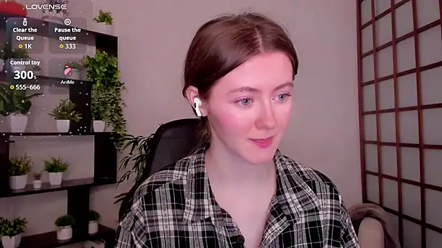 KateCuddle online show from March 17, 3:00 am