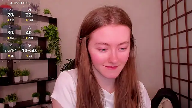 Snapshot of KateCuddle chatting on May 6, 2:08 am KateCuddle online show from May 6, 2:08 am