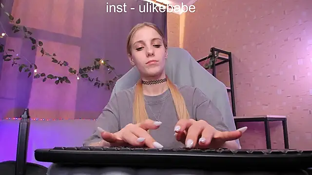 Anna Fink online show from February 18, 5:53 am