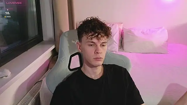 Snapshot of cute_thomas chatting on July 16, 6:47 pm cute thomas online show from July 16, 6:47 pm