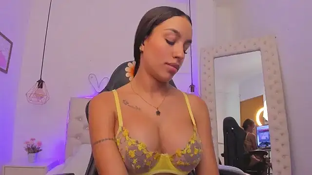 xiomara  cortes online show from March 4, 1:12 am