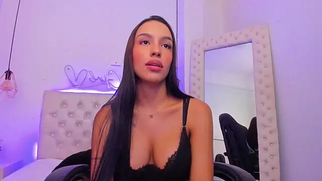 xiomara  cortes online show from March 14, 10:16 pm