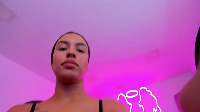 xiomara  cortes online show from November 4, 7:35 pm