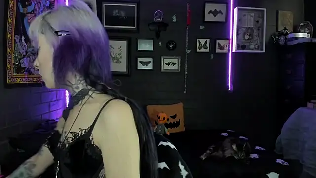 insania 9999  online show from October 20, 6:30 pm