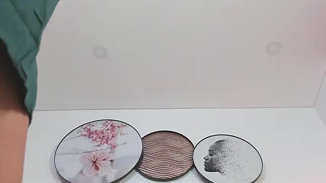 SaharaGarcia   online show from February 26, 1:43 am