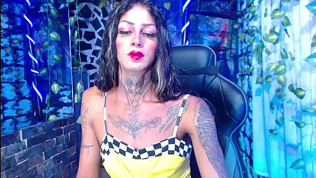 kissingdevil online show from January 12, 1:21 am