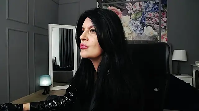 DomMelissaW online show from December 5, 3:04 am