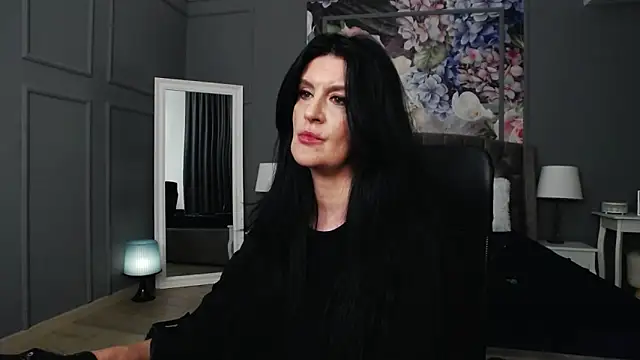 DomMelissaW online show from December 13, 3:27 am