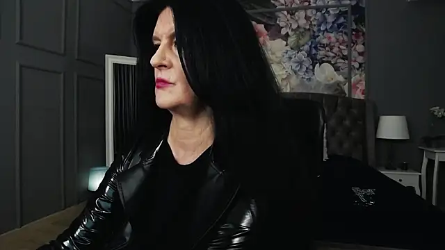 DomMelissaW online show from September 13, 5:24 pm