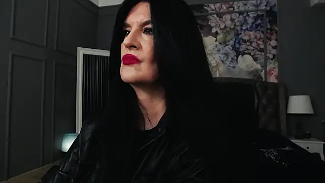 DomMelissaW online show from October 20, 7:47 pm