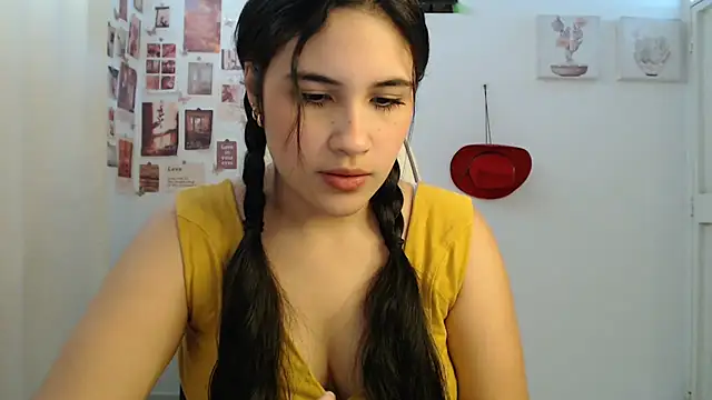 InocentHeaven1 online show from July 15, 12:43 pm