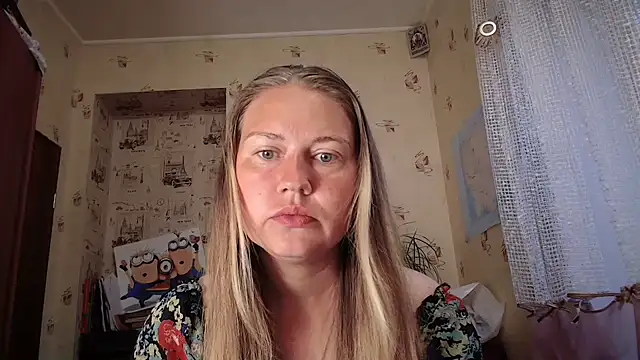 Snapshot of dream_alexa chatting on May 8, 2:28 am dream alexa online show from May 8, 2:28 am