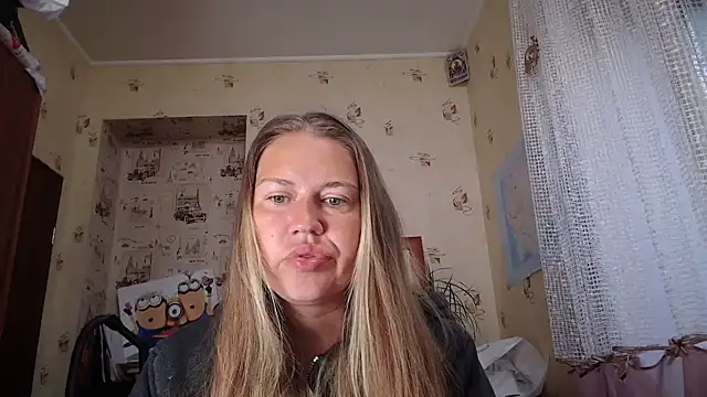 Snapshot of dream_alexa chatting on May 10, 2:39 am dream alexa online show from May 10, 2:39 am