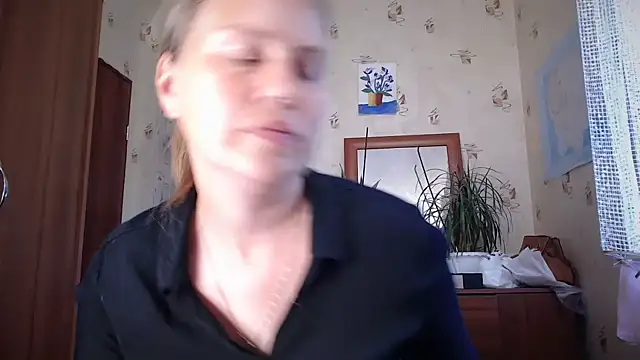 Snapshot of dream_alexa chatting on May 26, 2:35 pm dream alexa online show from May 26, 2:35 pm