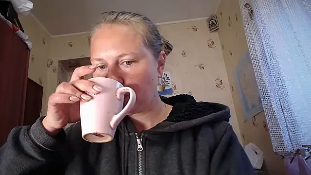 Snapshot of dream_alexa chatting on May 31, 2:31 am dream alexa online show from May 31, 2:31 am