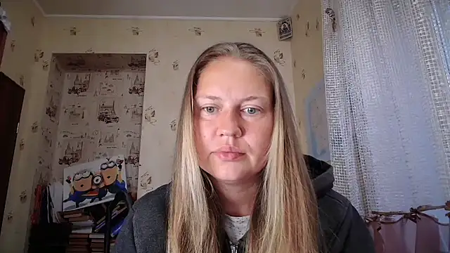 Snapshot of dream_alexa chatting on June 3, 2:03 am dream alexa online show from June 3, 2:03 am