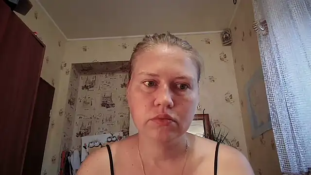 Snapshot of dream_alexa chatting on August 2, 2:54 am dream alexa online show from August 2, 2:54 am