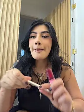 Snapshot of clarachanelricek chatting on May 12, 9:56 pm clarachanelricek online show from May 12, 9:56 pm