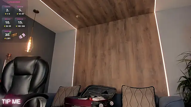 Snapshot of SophieBarnett chatting on October 27, 12:58 am SophieBarnett online show from October 27, 12:58 am