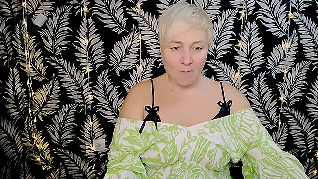 Snapshot of Olivia_playful chatting on December 21, 3:31 pm Olivia playful online show from December 21, 3:31 pm